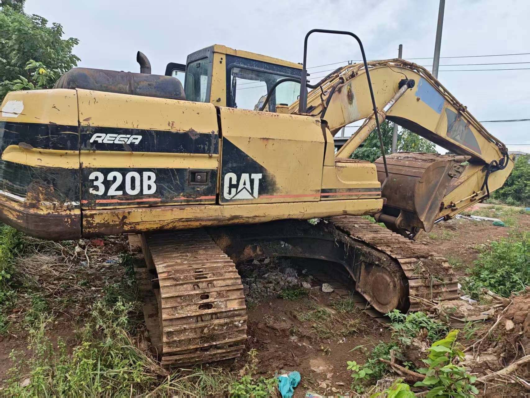 Buy Caterpillar 320B Used Excavator / 3 Buy Caterpillar 320B Used Excavator / 3