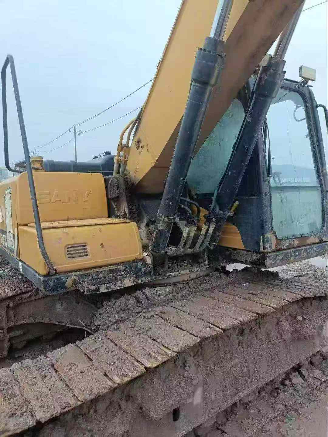 Buy Sany SY205C Used Excavator / 5 Buy Sany SY205C Used Excavator / 5