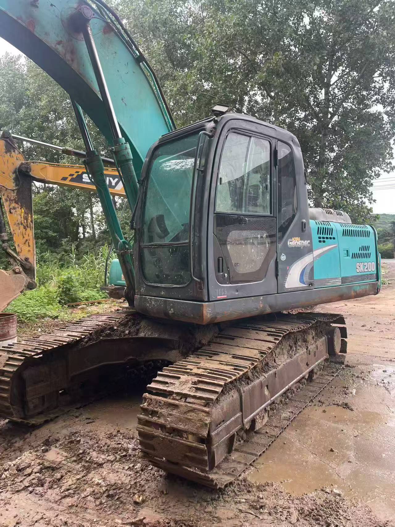 Buy Kobelco SK200 Used Excavator / 4