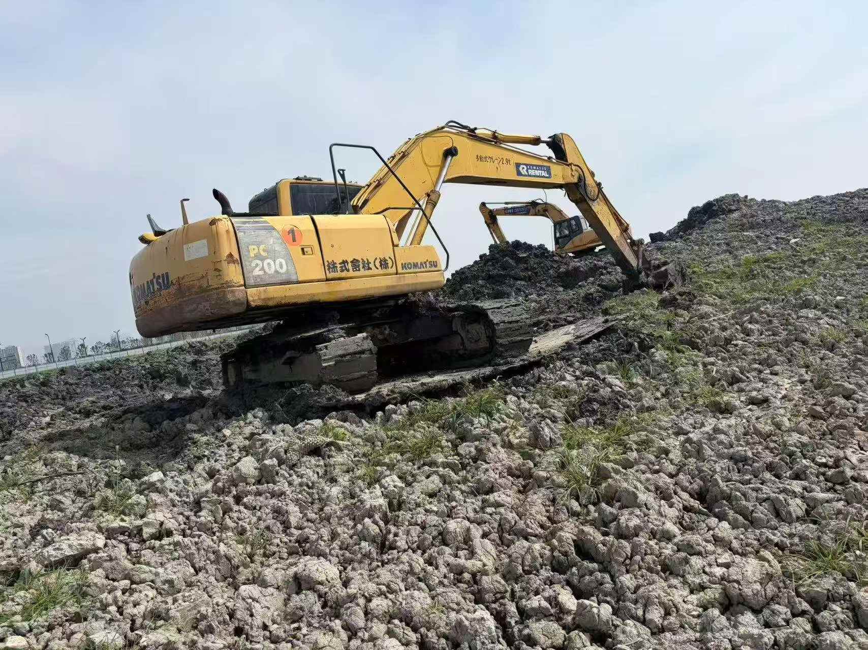 Buy Komatsu PC200 Used Excavator / 4 Buy Komatsu PC200 Used Excavator / 4