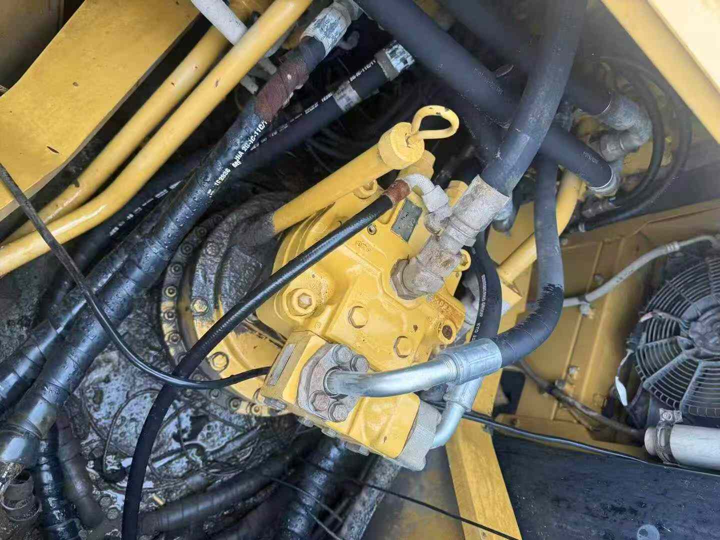 Buy Caterpillar 330B Used Excavator / 5 Buy Caterpillar 330B Used Excavator / 5