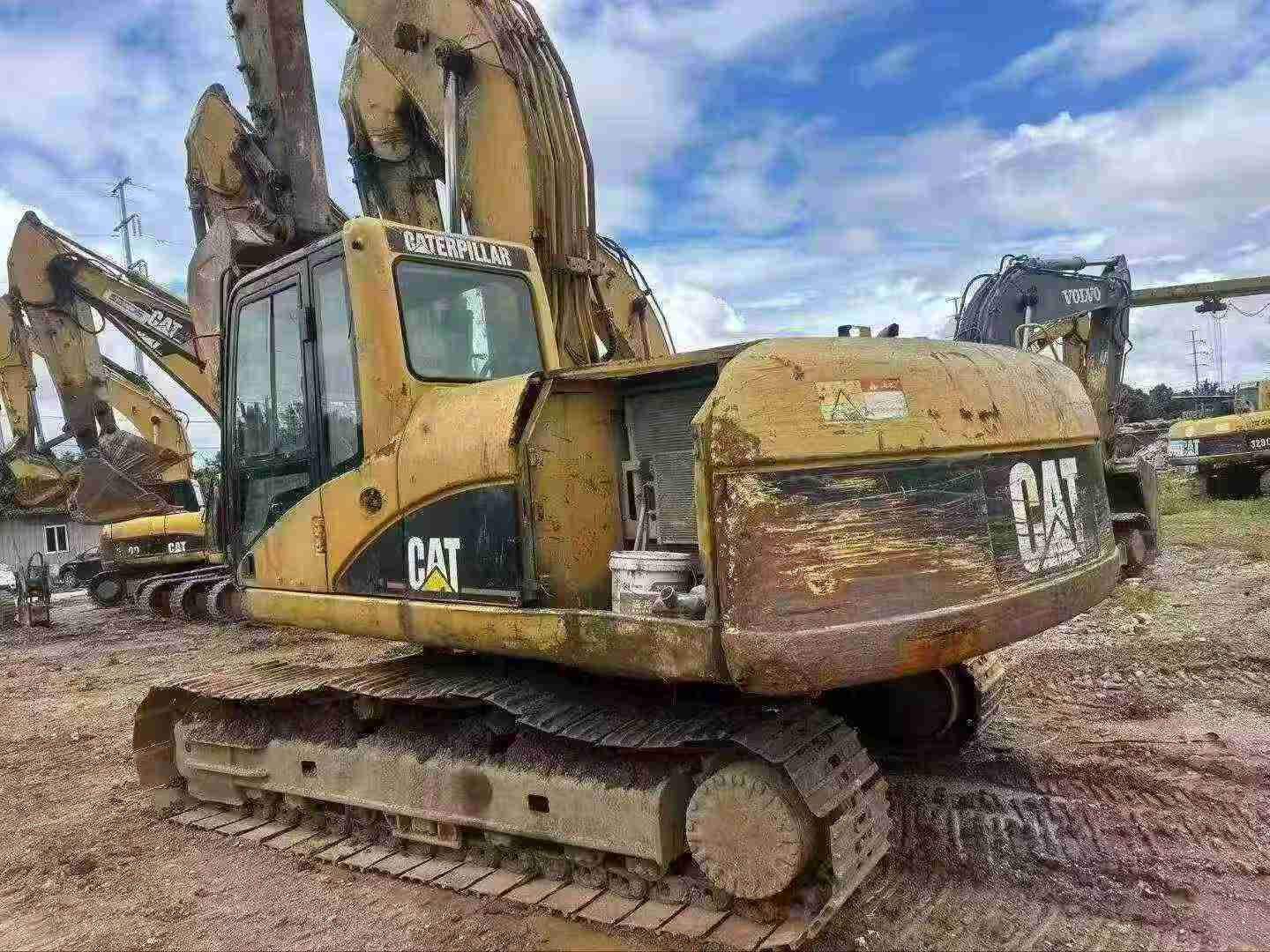 Buy Caterpillar 320C Used Excavator / 2 Buy Caterpillar 320C Used Excavator / 2