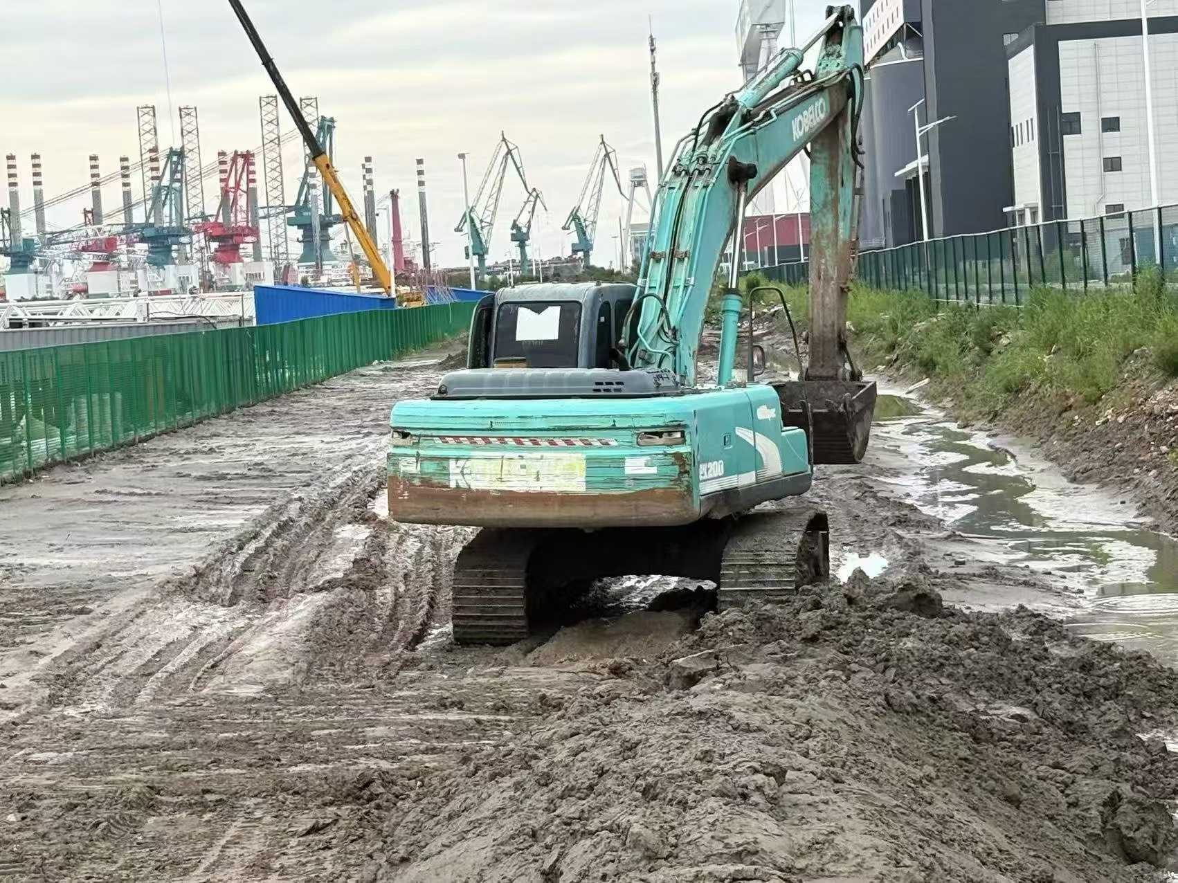 Buy Kobelco SK200 Used Excavator Buy Kobelco SK200 Used Excavator