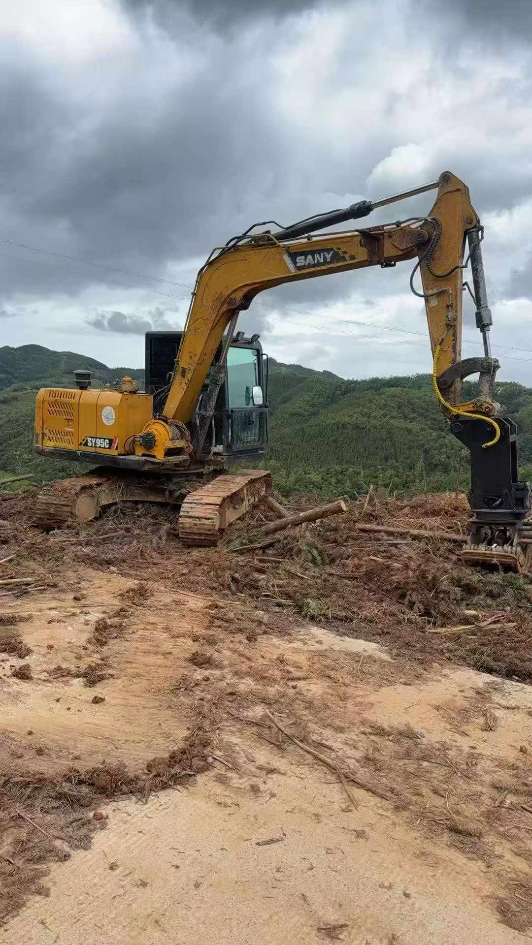 Buy Sany SY95C Used Excavator / 3 Buy Sany SY95C Used Excavator / 3