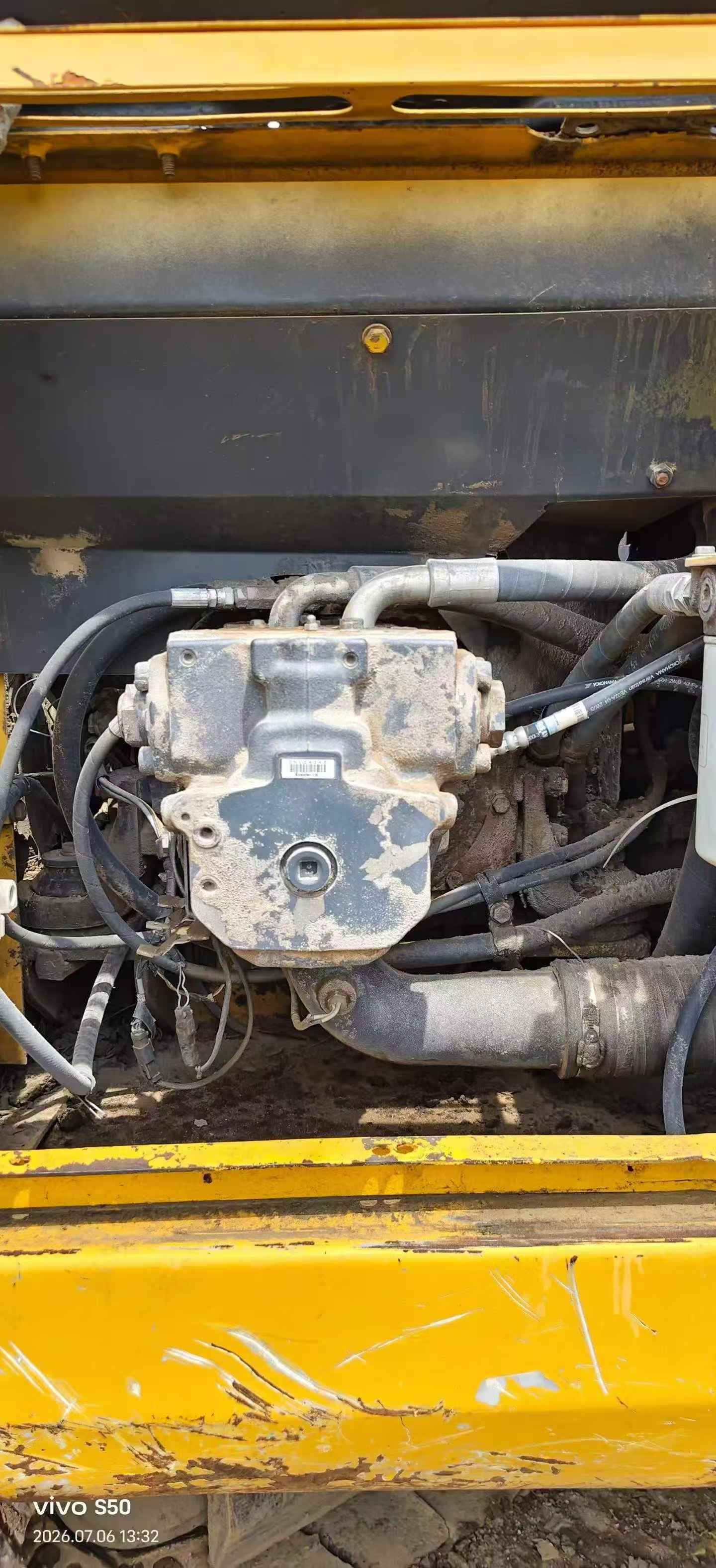 Buy Komatsu PC200-7 Used Excavator / 9 Buy Komatsu PC200-7 Used Excavator / 9