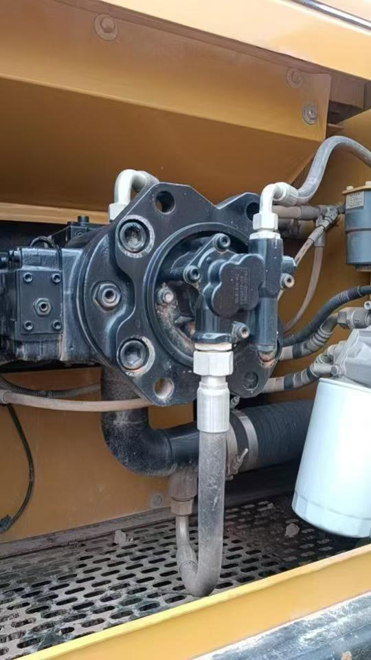 Buy Sany SY200C Used Excavator / 3 Buy Sany SY200C Used Excavator / 3