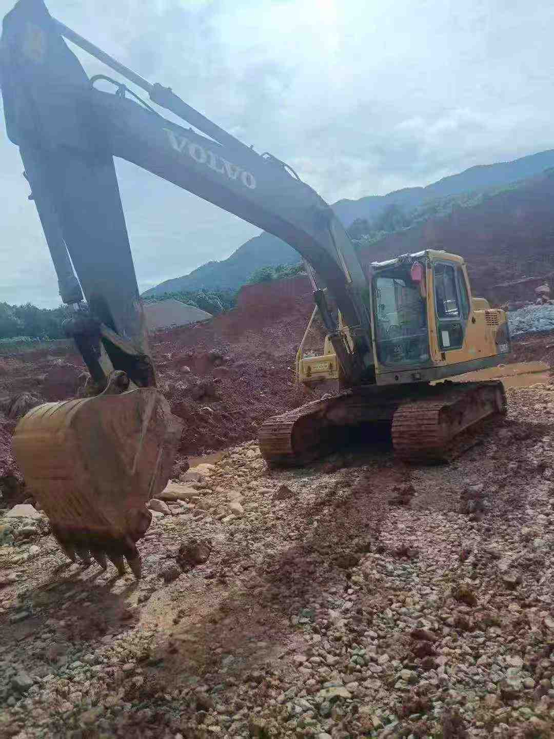 Buy Volvo EC200B Used Excavator / 2 Buy Volvo EC200B Used Excavator / 2