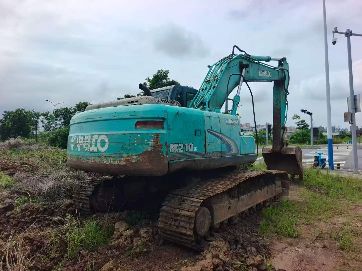 Buy Kobelco SK210 Used Excavator / 1