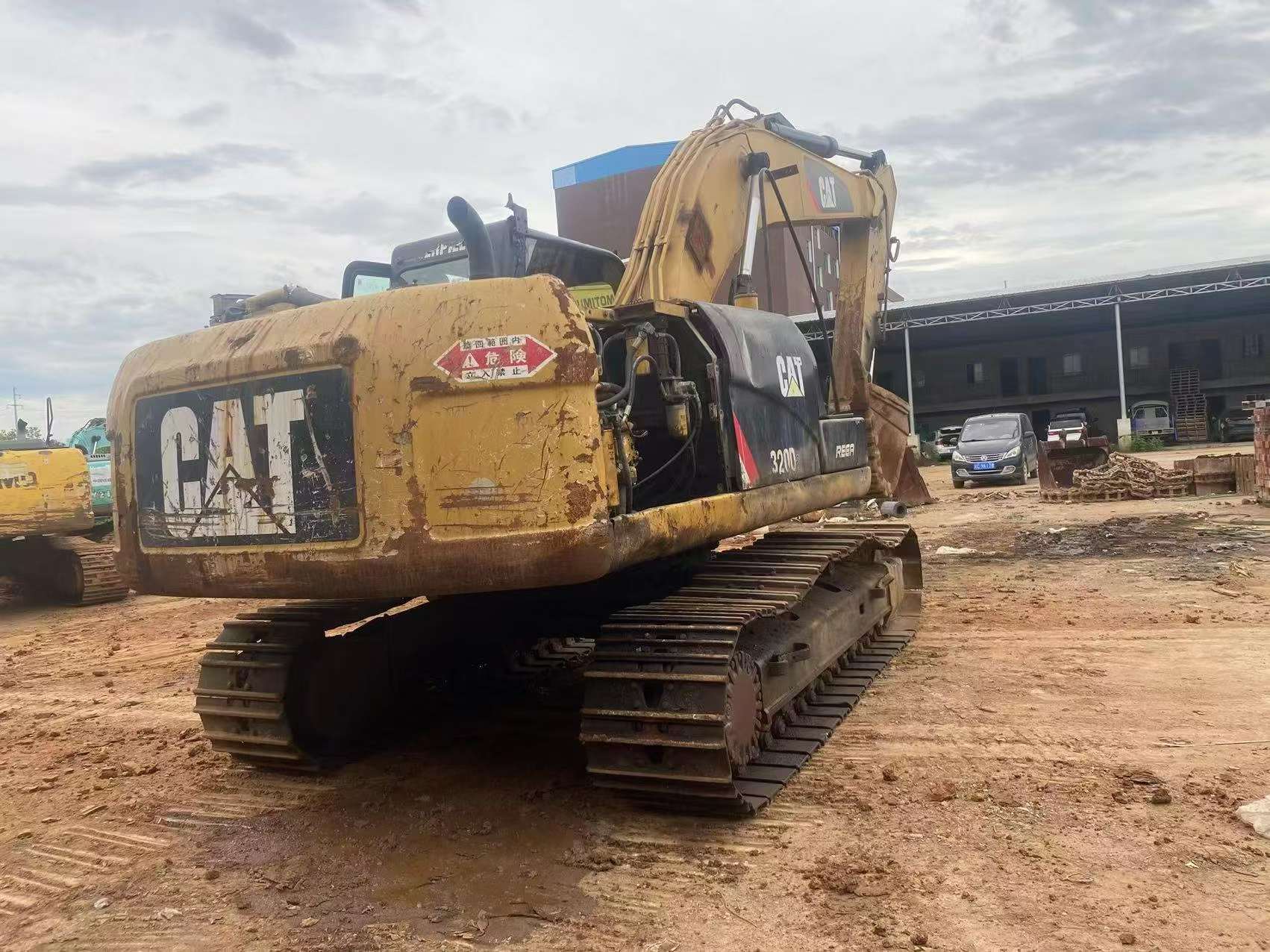 Buy Caterpillar 320A Used Excavator / 5 Buy Caterpillar 320A Used Excavator / 5