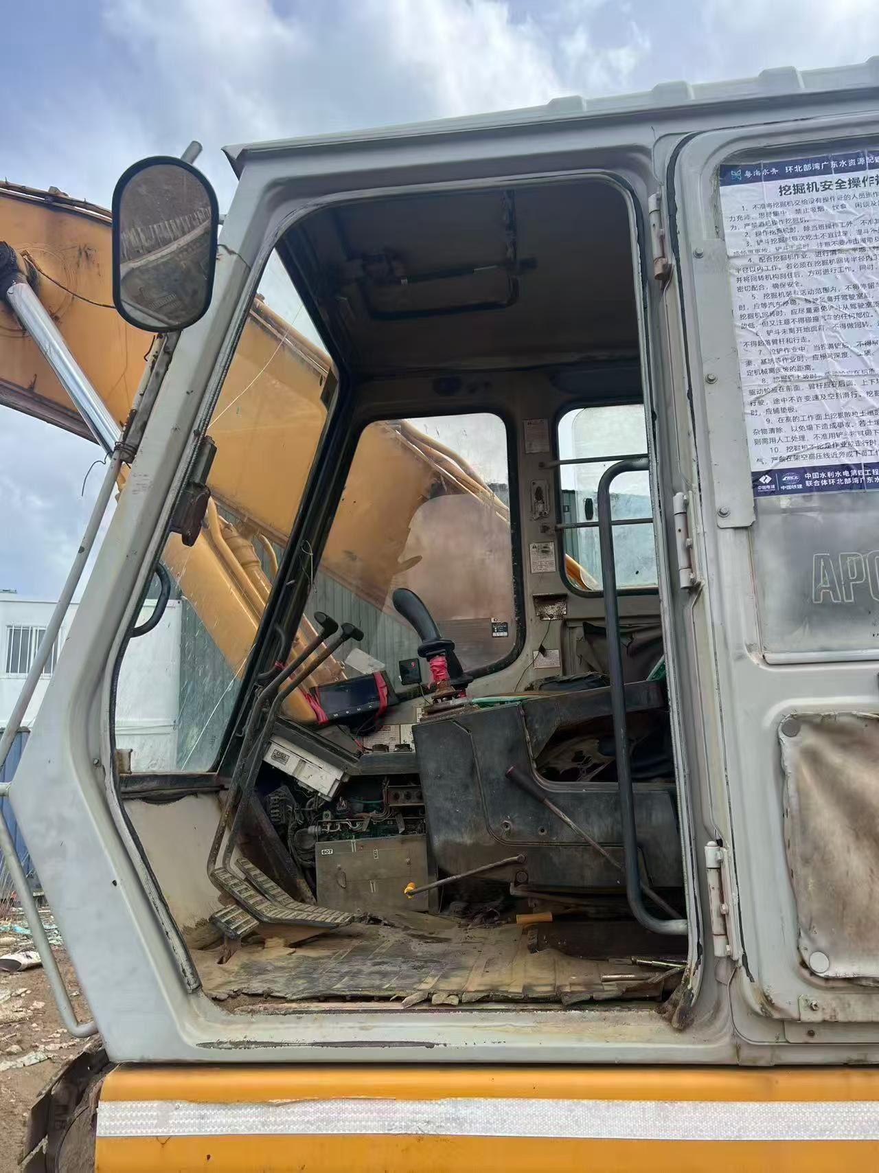 Buy Kato HD700 Used Excavator / 3 Buy Kato HD700 Used Excavator / 3