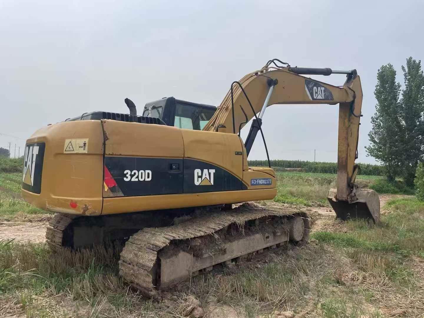 Buy Caterpillar 320D Used Excavator / 2