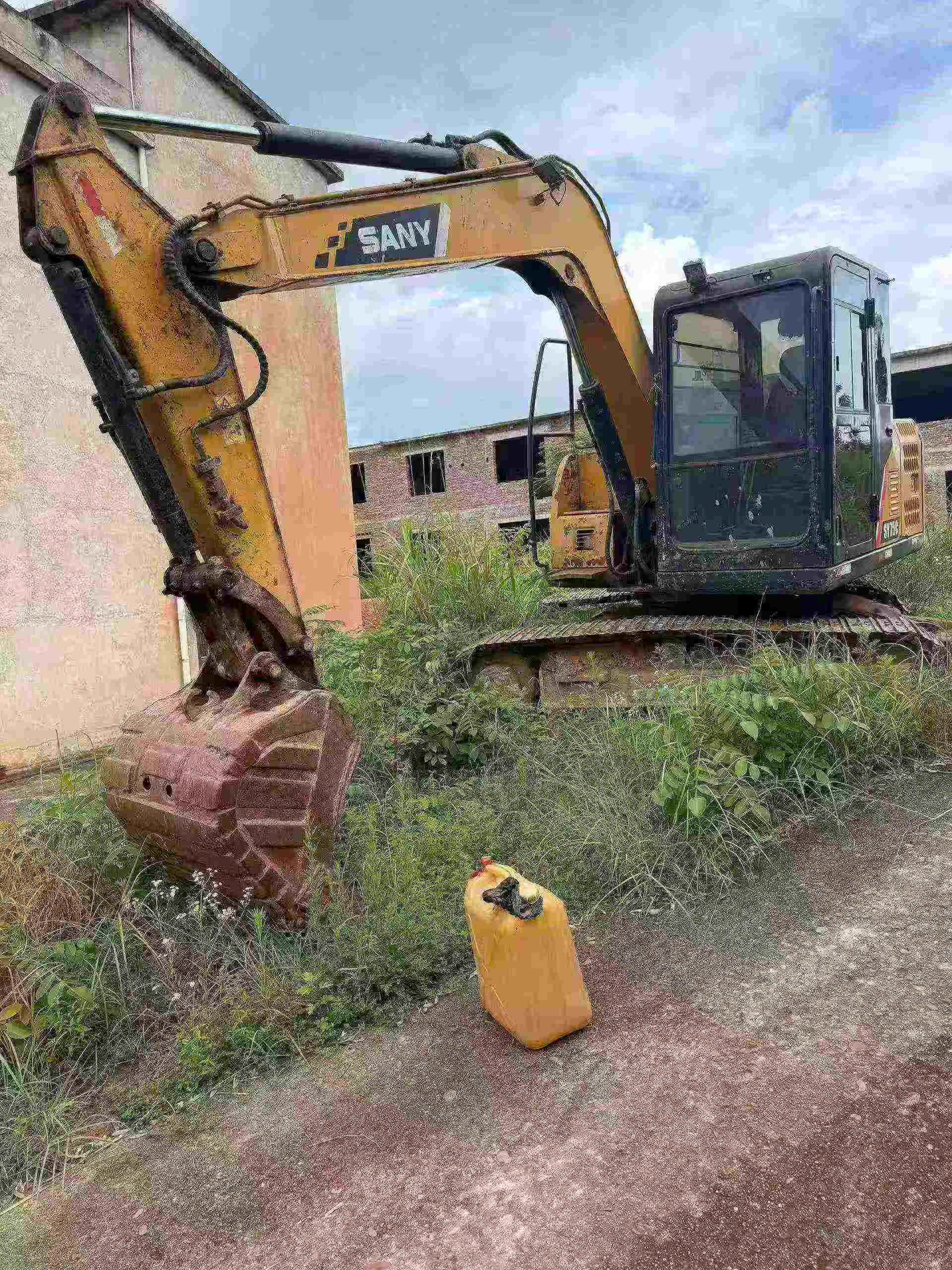 Buy Sany SY75 Used Excavator / 4