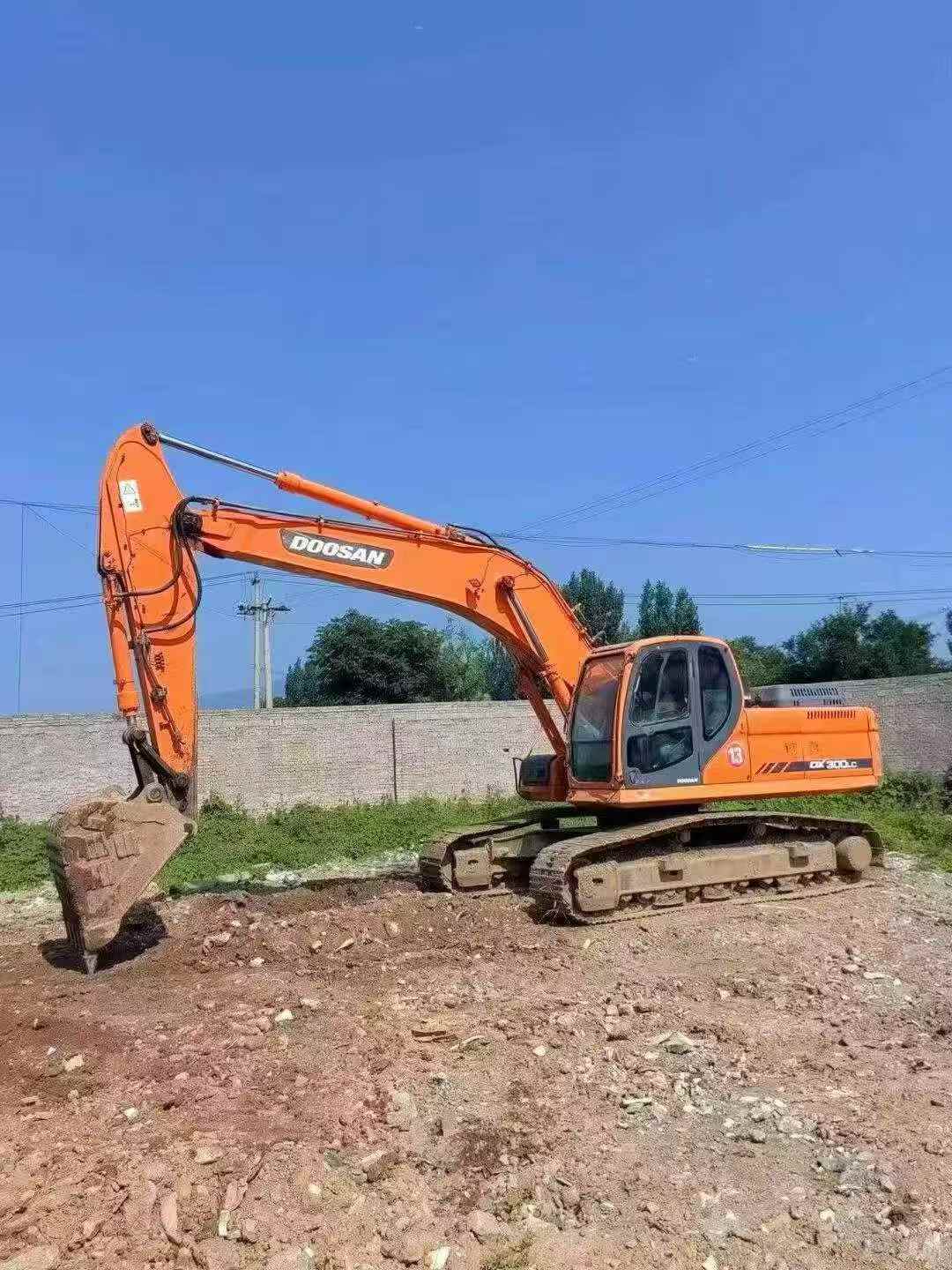 Buy Doosan DX260LC Used Excavator / 3 Buy Doosan DX260LC Used Excavator / 3