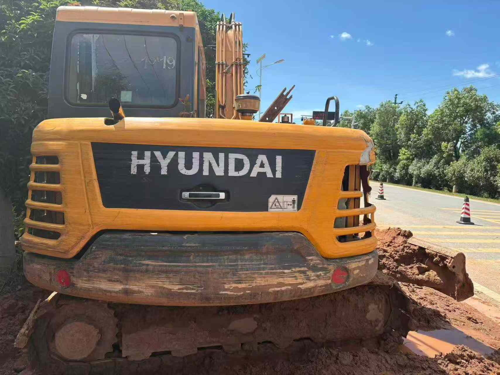 Buy Hyundai HX75 Used Excavator / 1