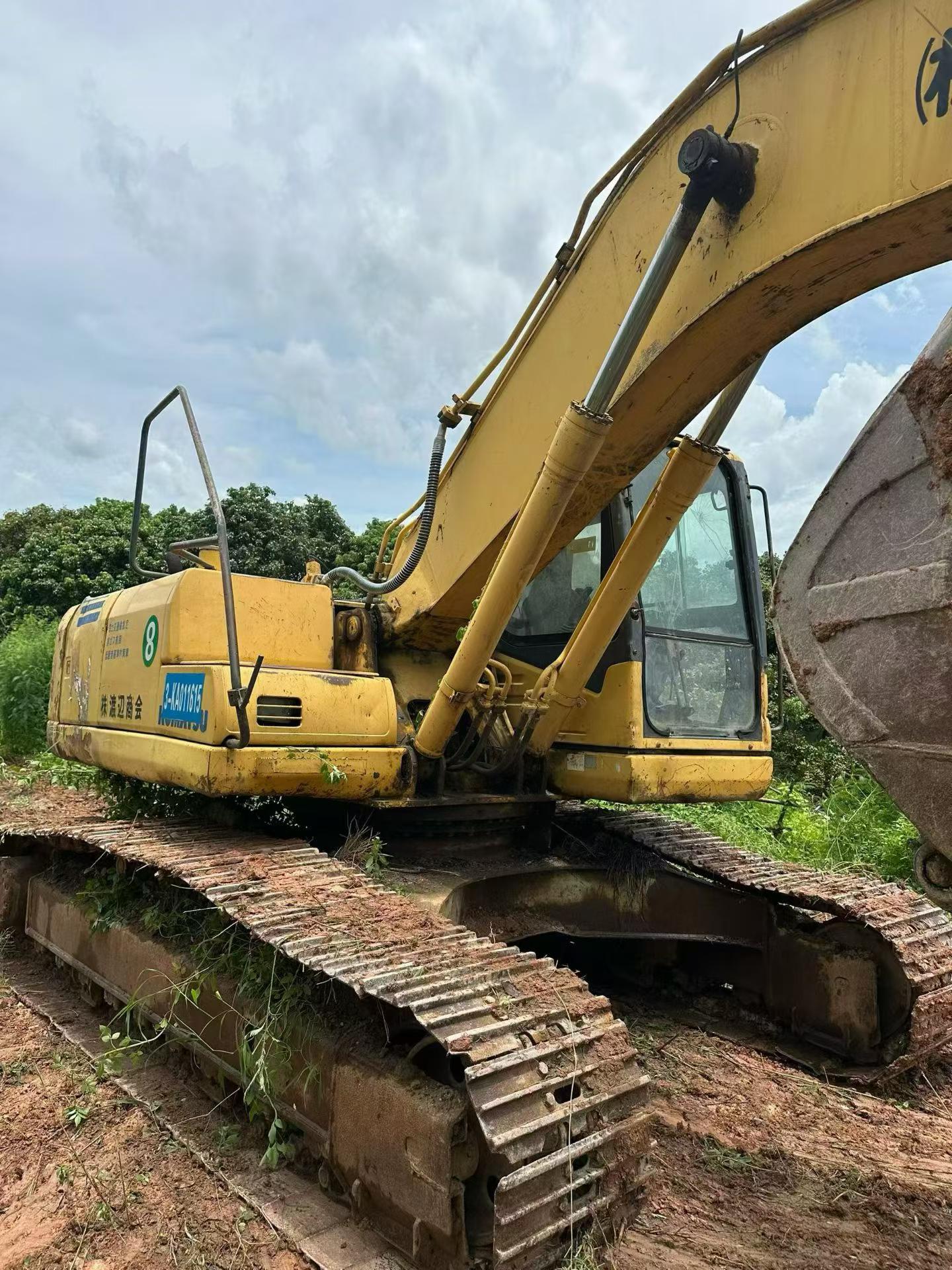 Buy Komatsu PC200-7 Used Excavator / 7 Buy Komatsu PC200-7 Used Excavator / 7