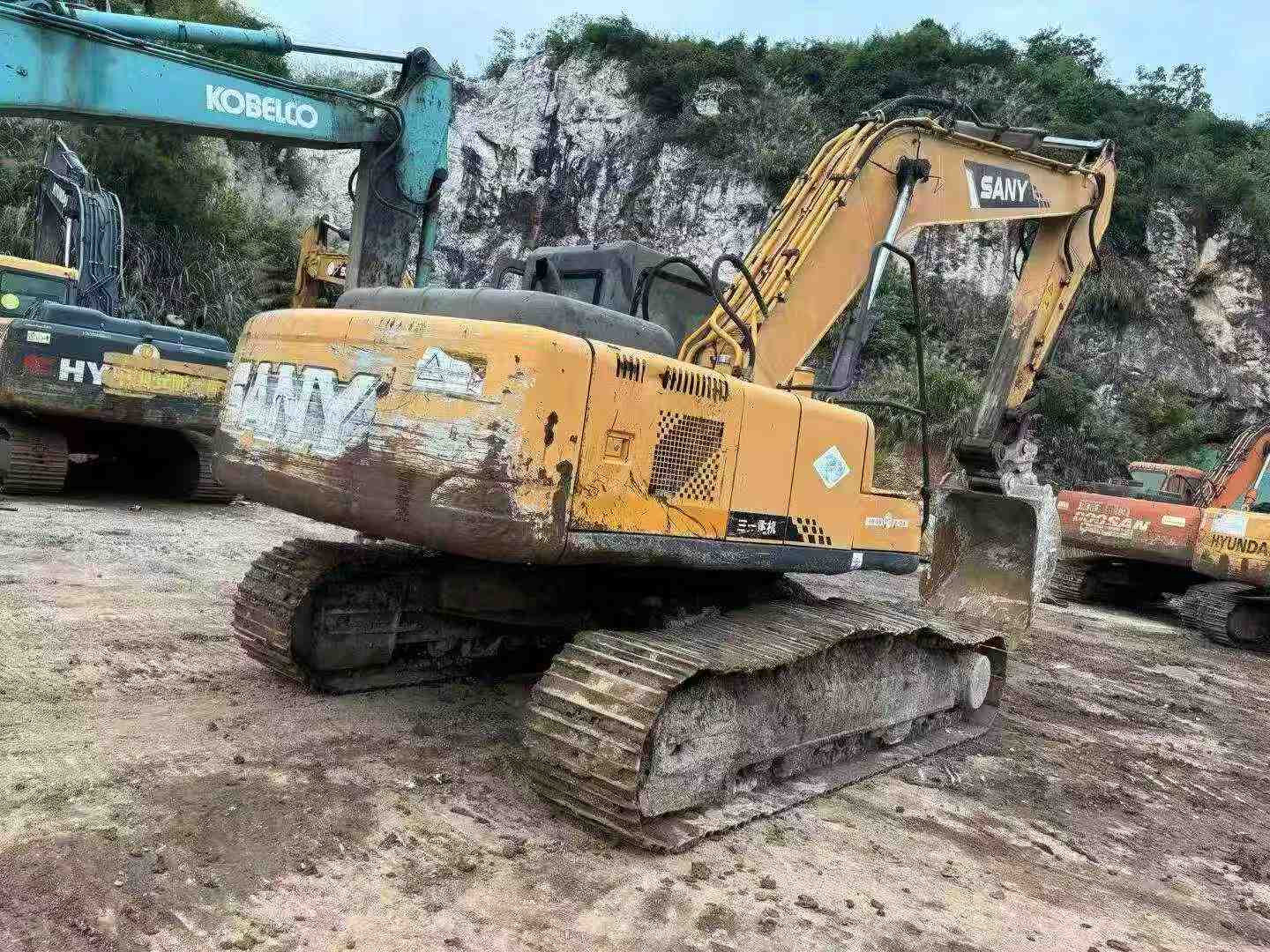 Buy Sany SY225C-8 Used Excavator / 1