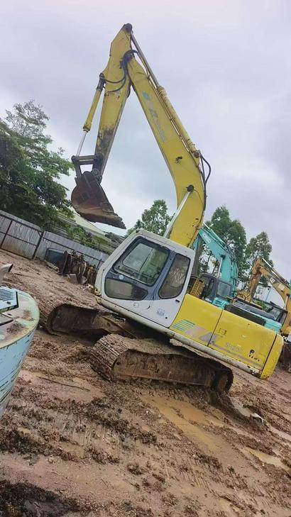 Buy Sumitomo SH200 Used Excavator / 1