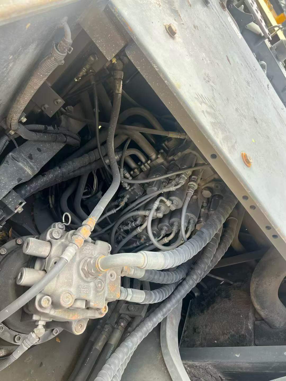 شراء حفارة Sumitomo SH210-5 مستعملة / 8