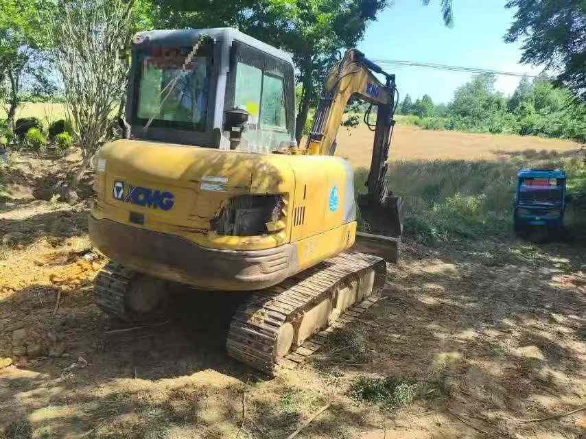 Buy XCMG LW60G Used Excavator / 3 Buy XCMG LW60G Used Excavator / 3