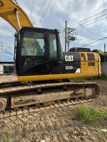Buy Caterpillar 323 Used Excavator / 2 Buy Caterpillar 323 Used Excavator / 2