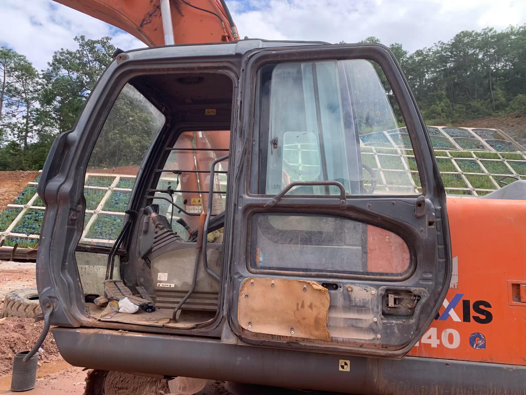 Buy Hitachi ZX240-3G Used Excavator / 3 Buy Hitachi ZX240-3G Used Excavator / 3
