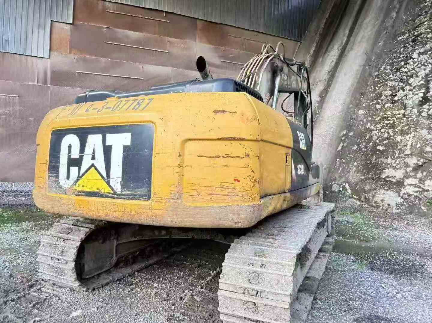 Buy Caterpillar 323 Used Excavator