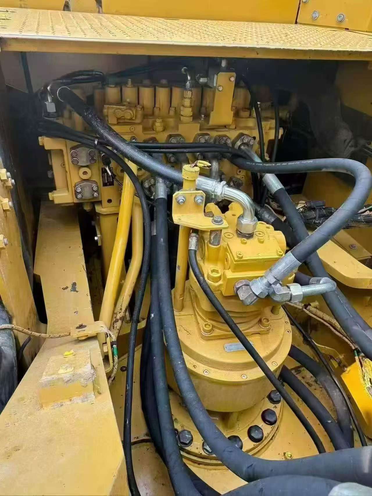 Buy Caterpillar 330B Used Excavator / 2 Buy Caterpillar 330B Used Excavator / 2