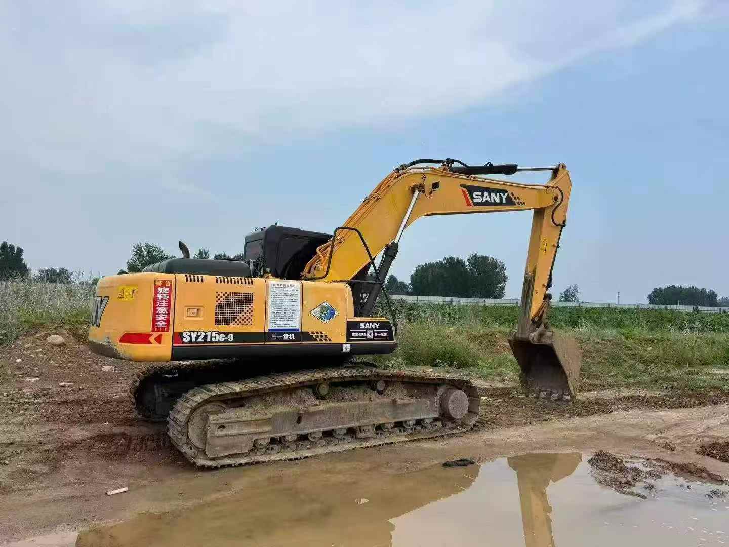 Buy Sany SY215C-8 Used Excavator / 2 Buy Sany SY215C-8 Used Excavator / 2