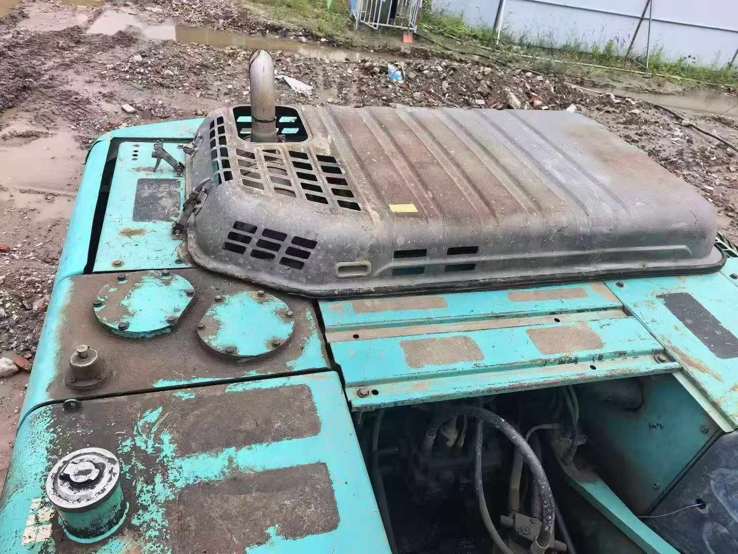 Buy Kobelco SK200-11 Used Excavator / 6 Buy Kobelco SK200-11 Used Excavator / 6