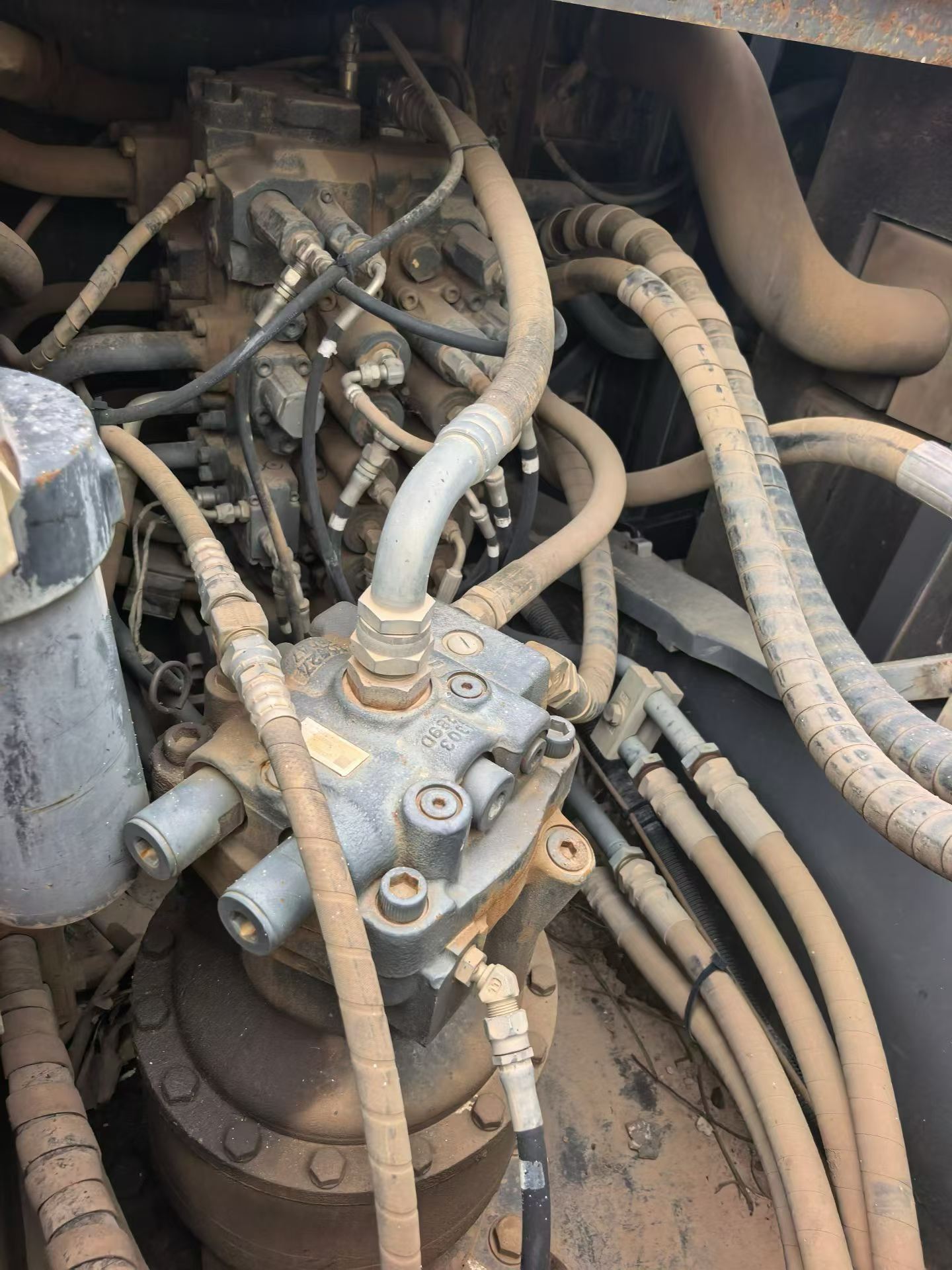 شراء حفارة Sumitomo SH220LC-3 مستعملة / 6