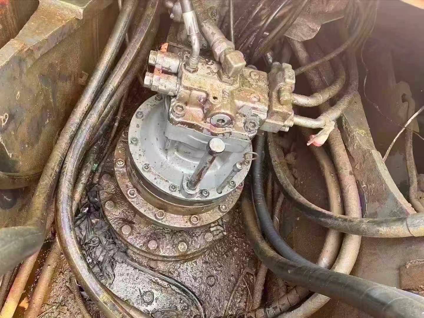 Купить Подержанный Экскаватор Hitachi EX350H-5 / 7 Купить Подержанный Экскаватор Hitachi EX350H-5 / 7