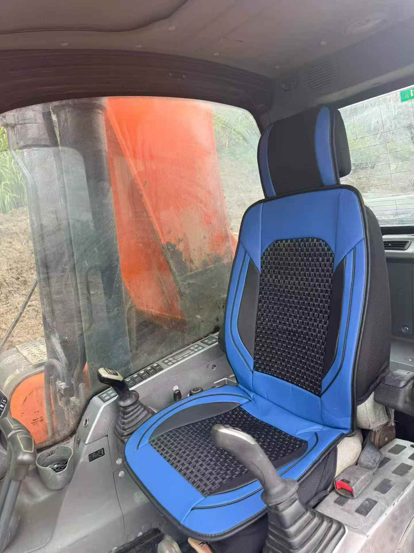 Buy Doosan DX260LC Used Excavator / 8 Buy Doosan DX260LC Used Excavator / 8