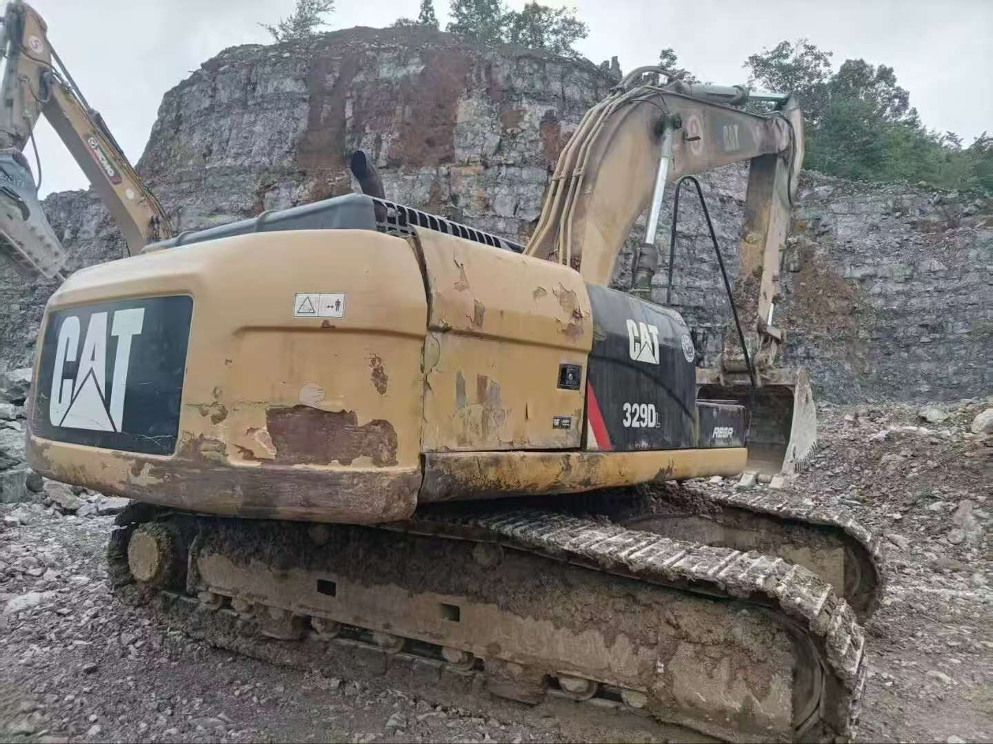 Buy Caterpillar 329D Used Excavator / 1