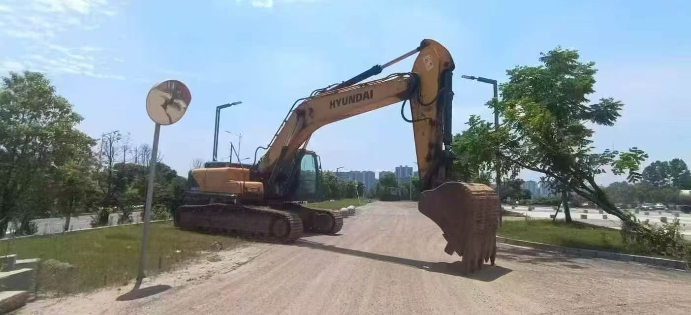 Buy Hyundai R350LVS Used Excavator / 1
