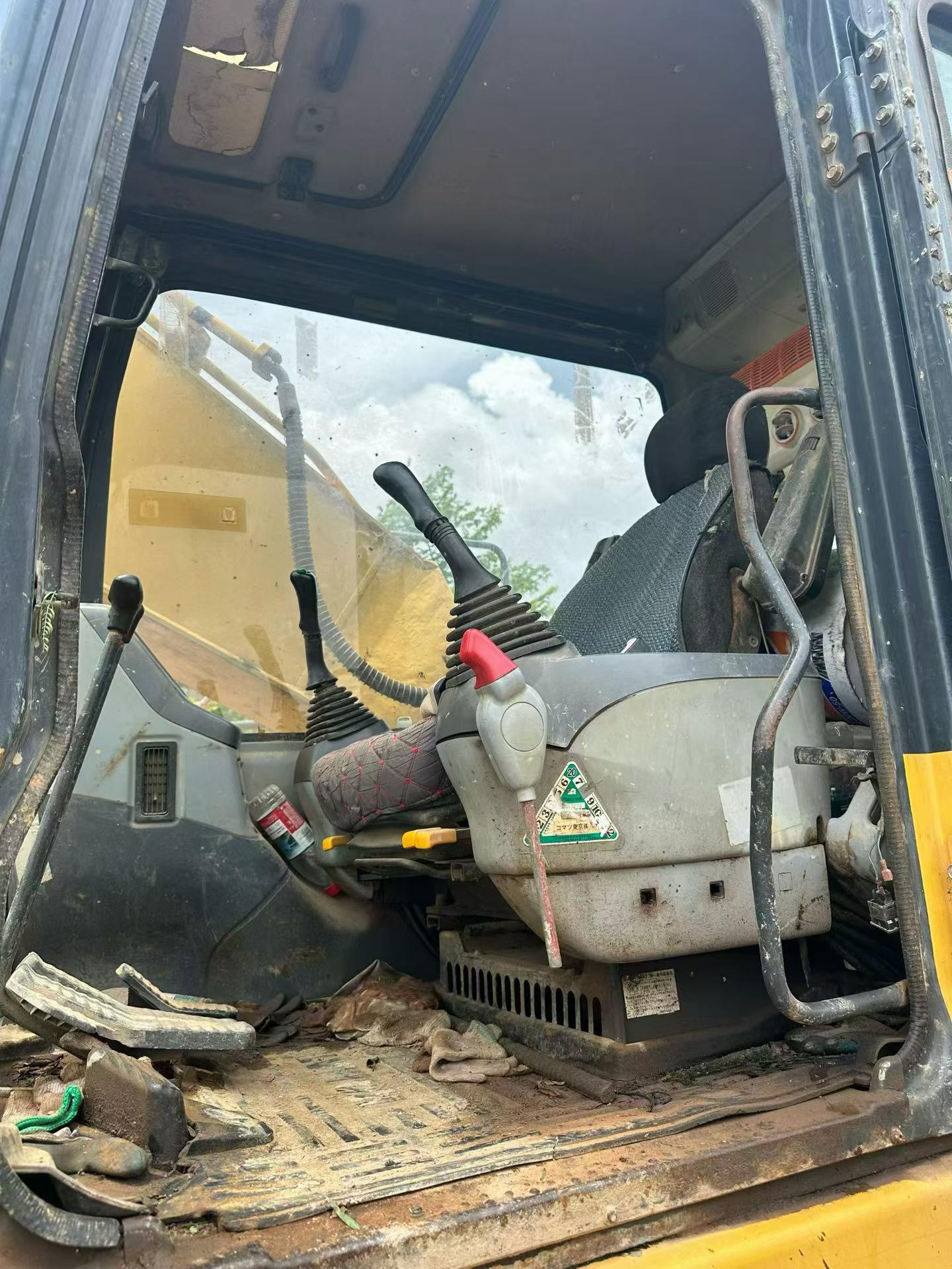 Buy Komatsu PC200-7 Used Excavator / 3 Buy Komatsu PC200-7 Used Excavator / 3