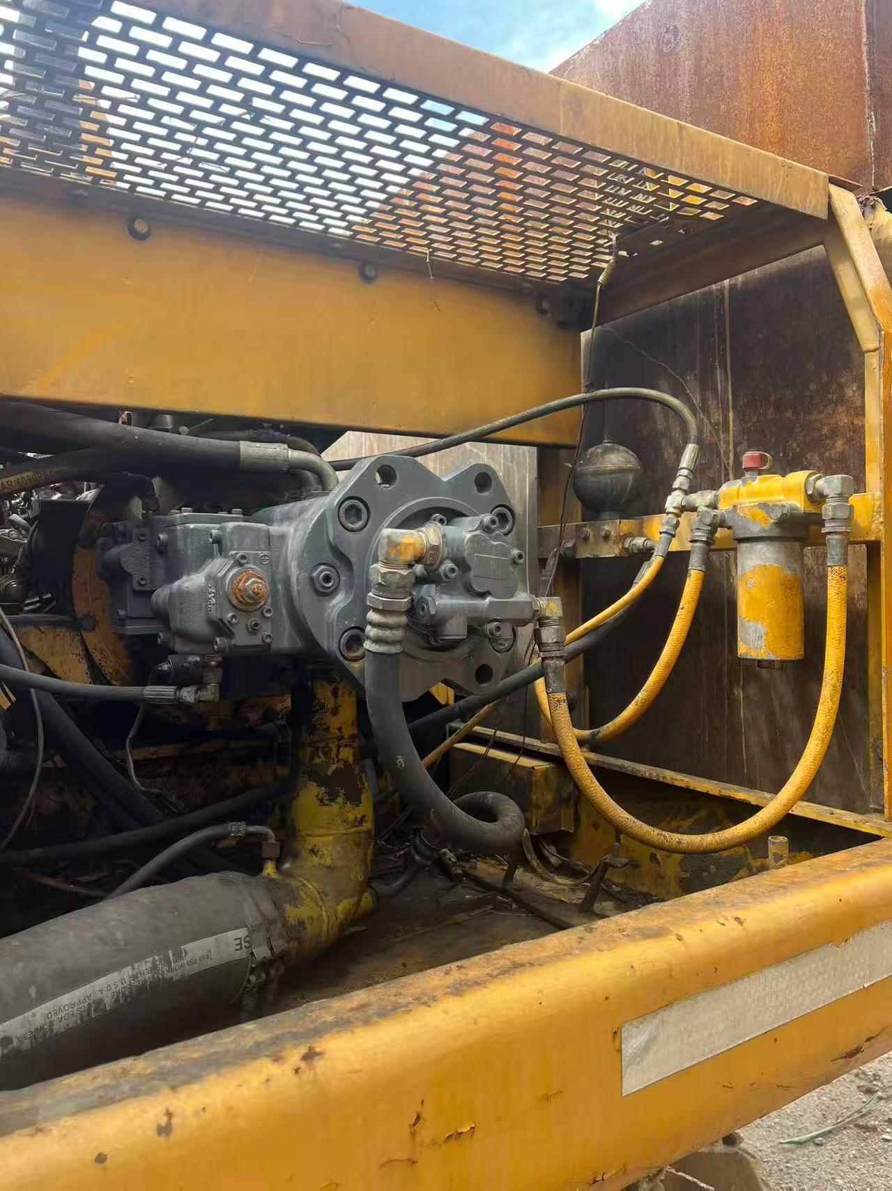 Buy Kato HD700 Used Excavator / 6 Buy Kato HD700 Used Excavator / 6