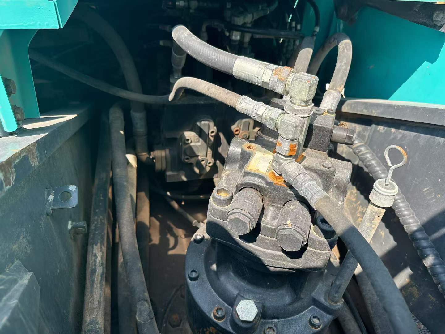 Buy Kobelco SK210 Used Excavator / 5 Buy Kobelco SK210 Used Excavator / 5