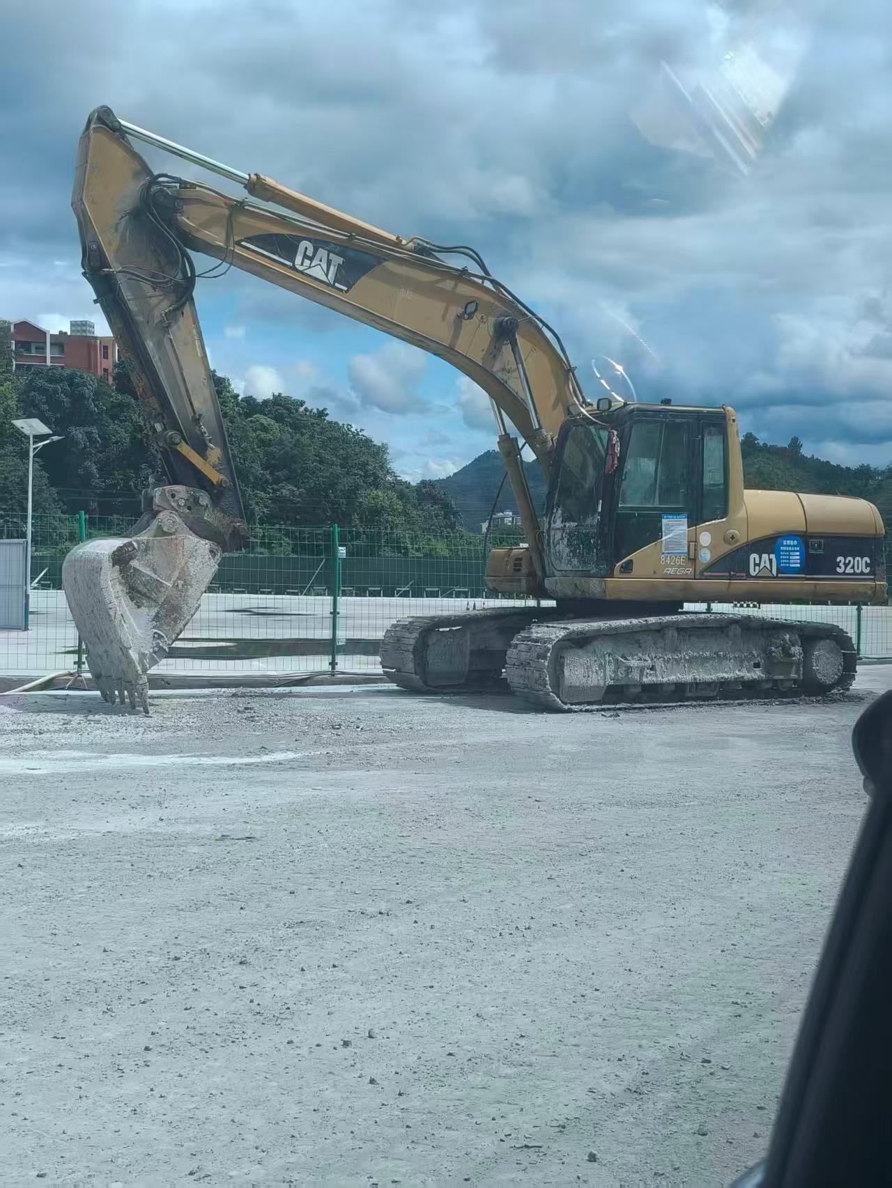 Buy Caterpillar 320C Used Excavator / 6 Buy Caterpillar 320C Used Excavator / 6
