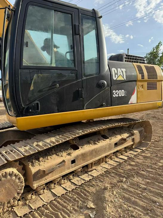 Buy Caterpillar 320D Used Excavator / 1