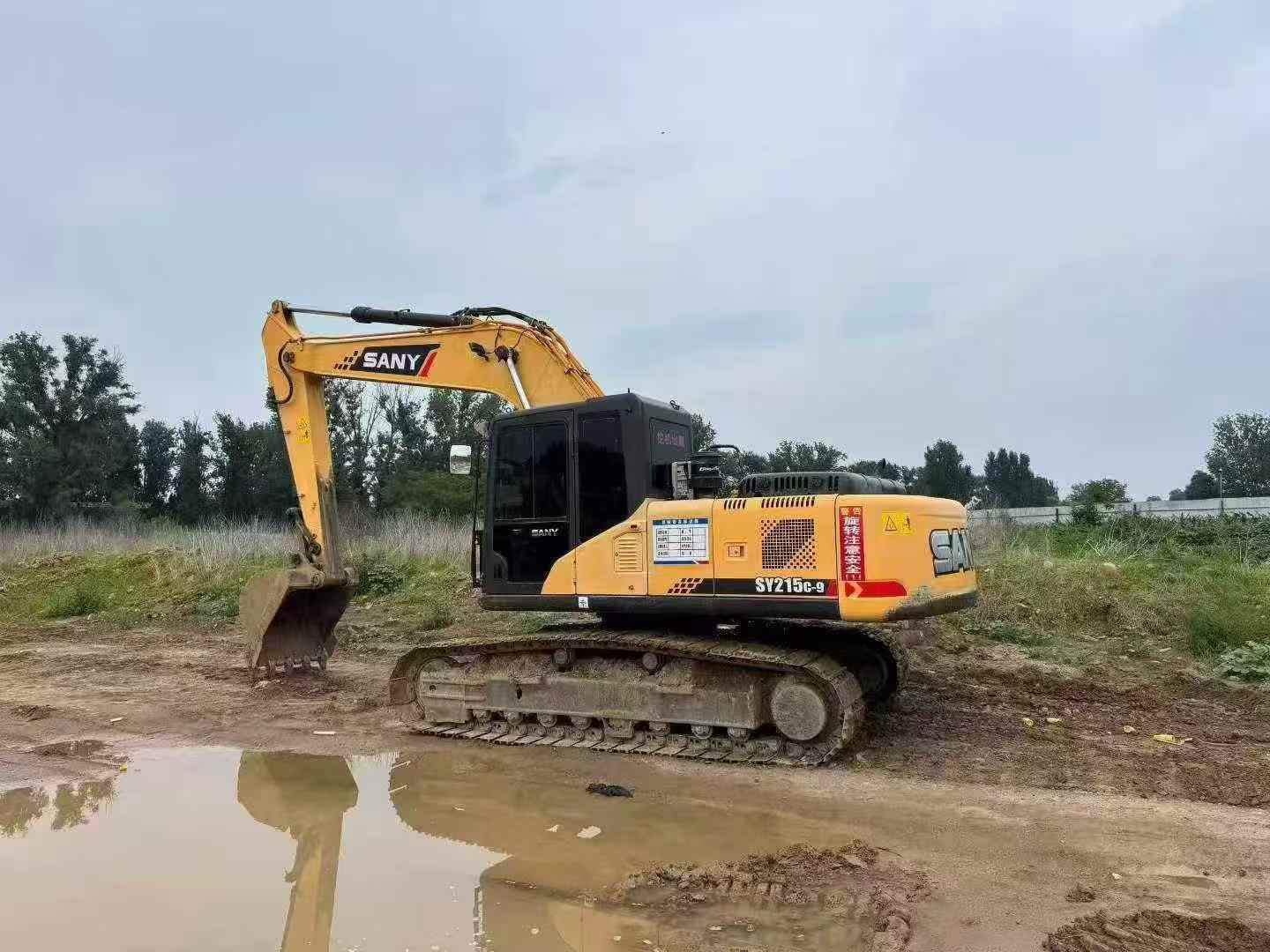 Buy Sany SY215C-8 Used Excavator / 1