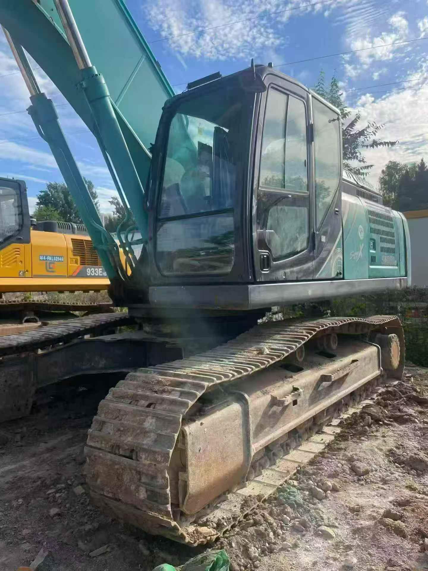 Buy Kobelco SK330-10 Used Excavator / 2 Buy Kobelco SK330-10 Used Excavator / 2