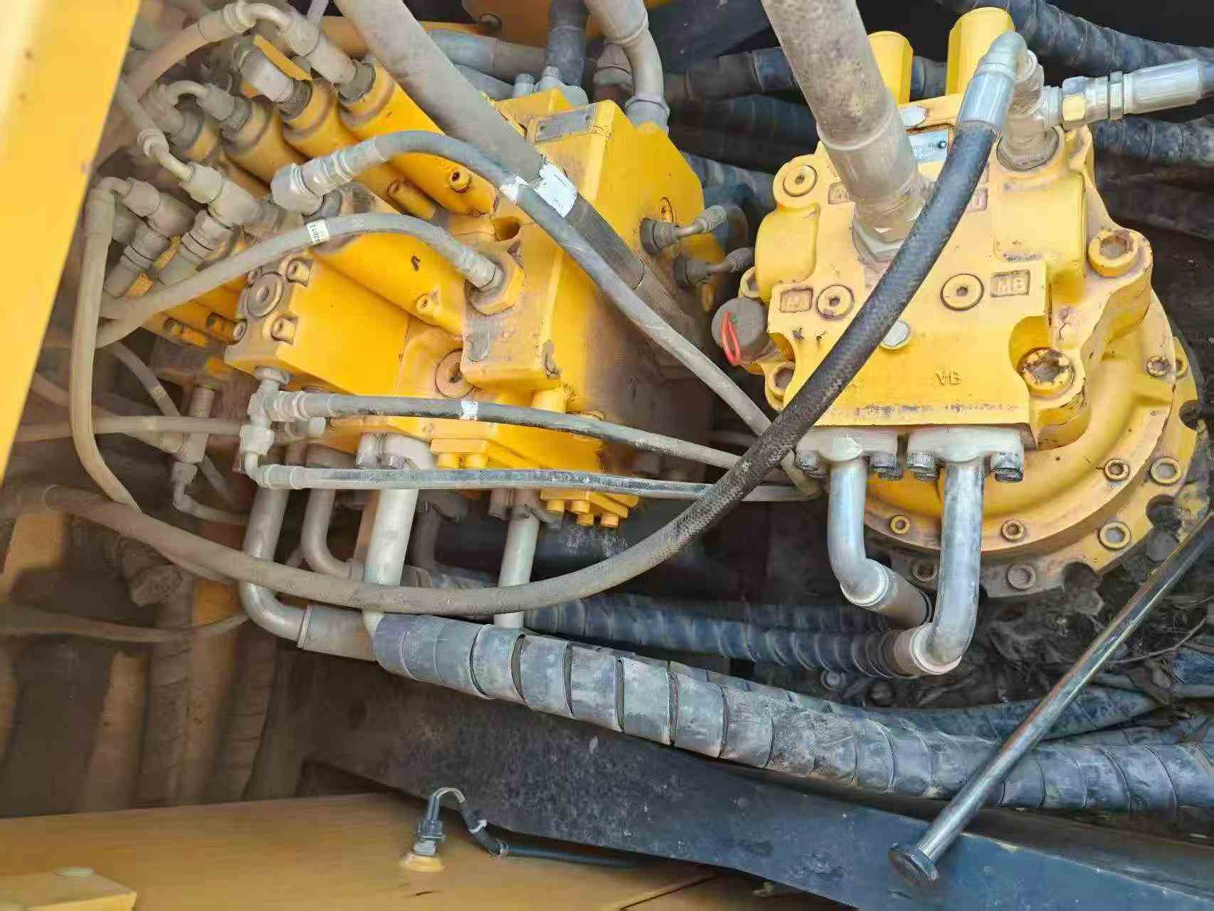 Buy Hyundai R215VS Used Excavator / 8