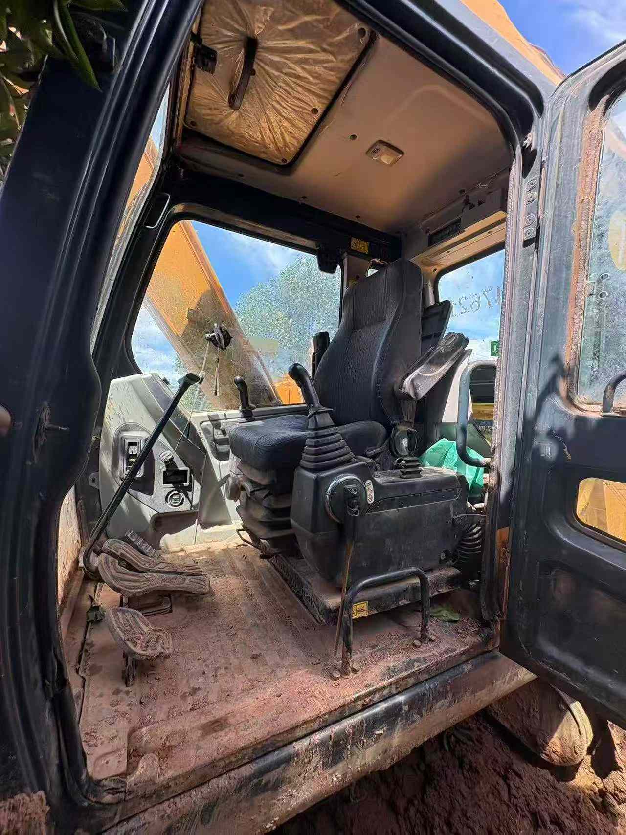 Buy Hyundai HX75 Used Excavator / 9 Buy Hyundai HX75 Used Excavator / 9