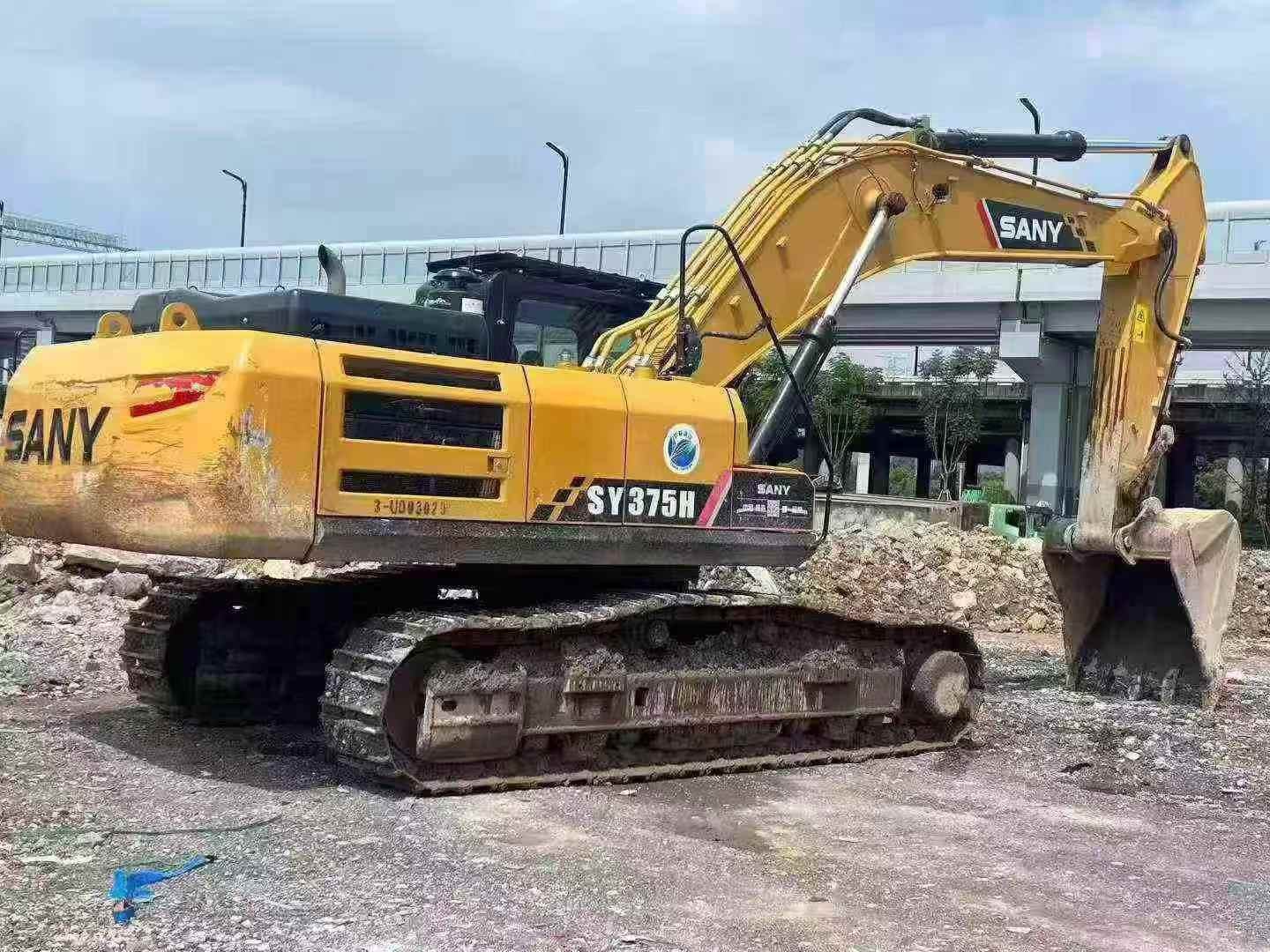 Buy Sany SY375H Used Excavator / 2 Buy Sany SY375H Used Excavator / 2