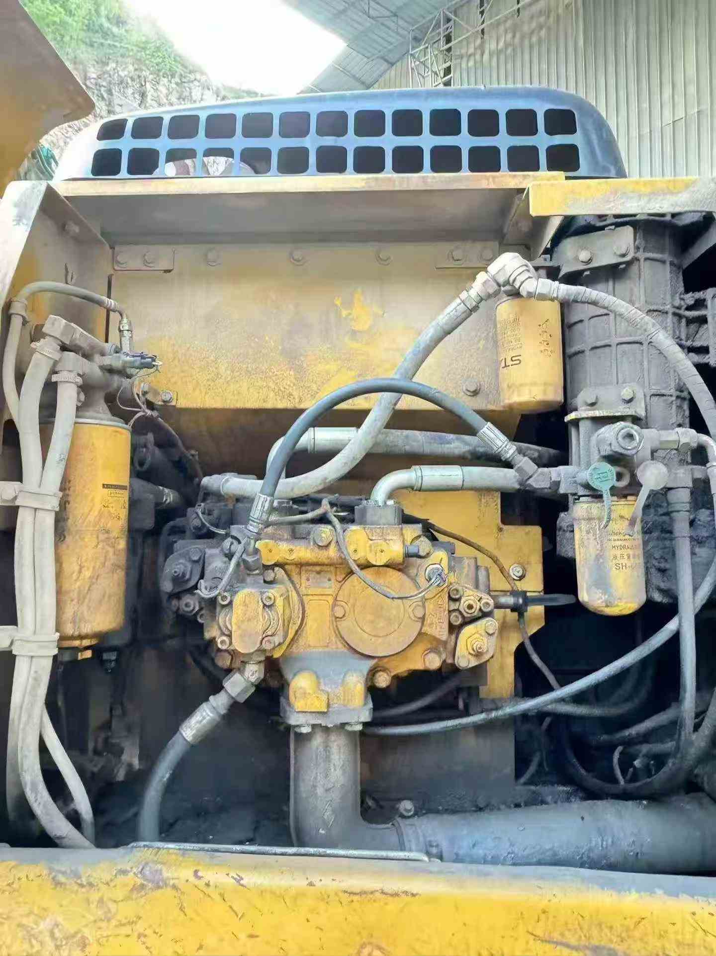 Buy Caterpillar 323 Used Excavator / 5