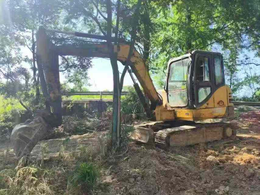 Buy XCMG LW60G Used Excavator / 2 Buy XCMG LW60G Used Excavator / 2