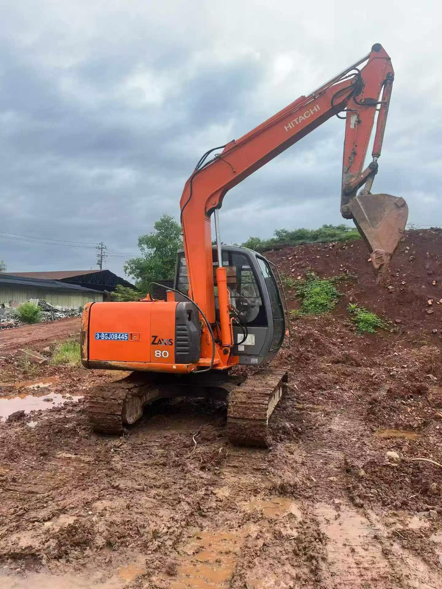 Buy Hitachi EX70 Used Excavator / 1