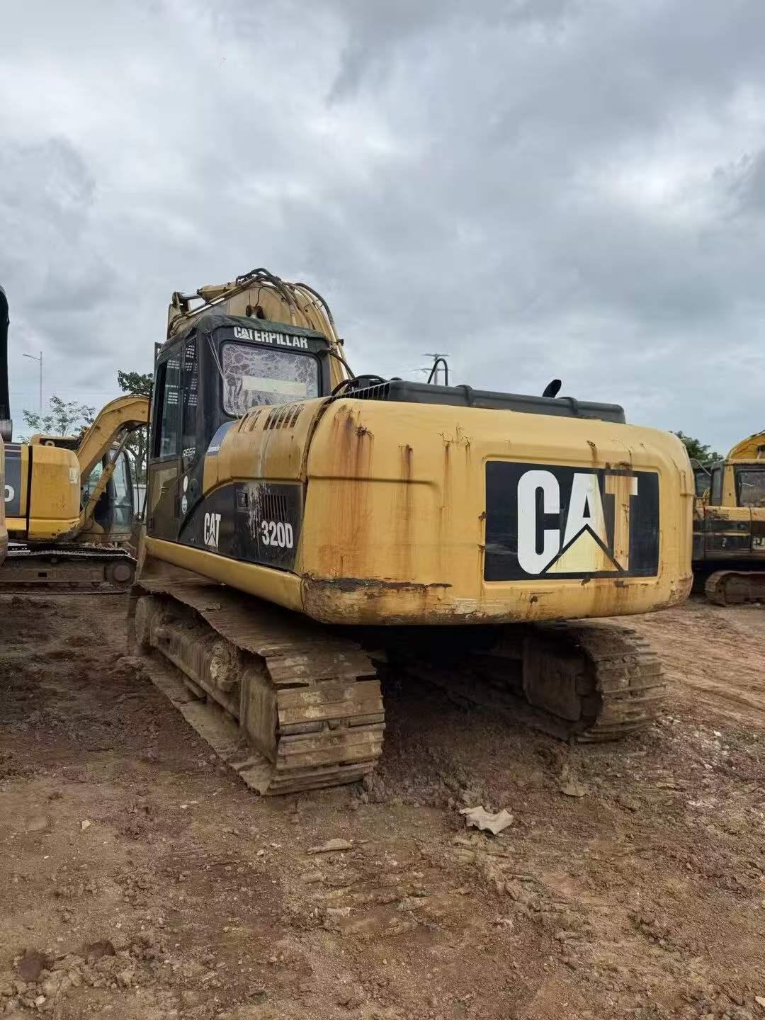 Buy Caterpillar 320D Used Excavator / 1