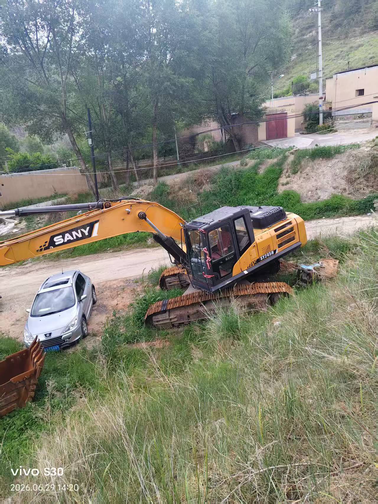 Buy Sany SY245H Used Excavator / 3
