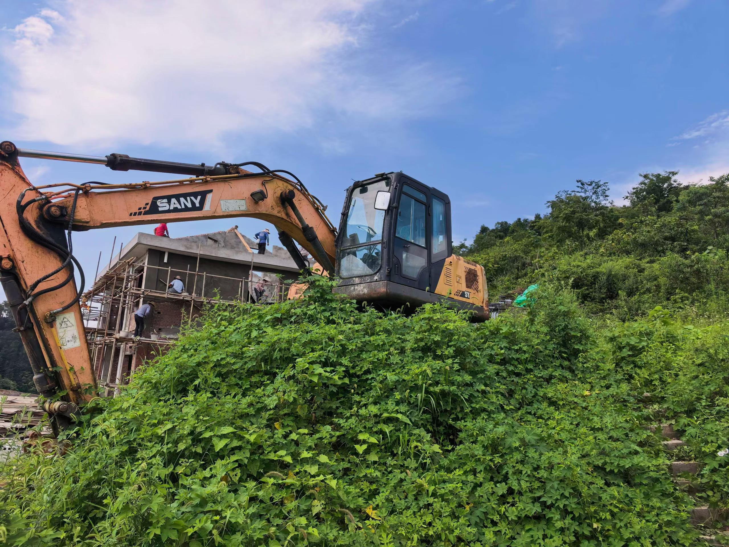 Buy Sany SY135 Used Excavator / 9